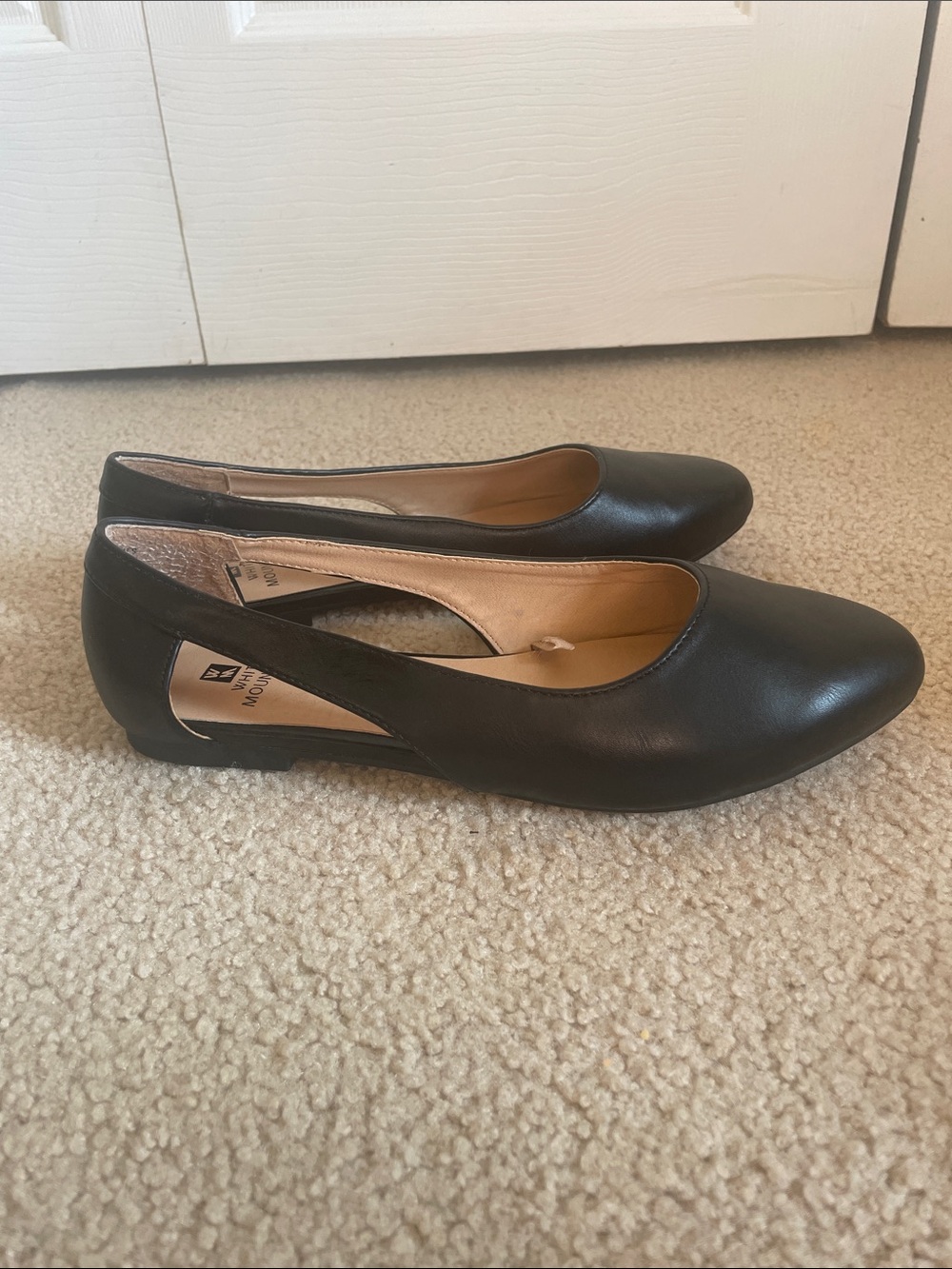 Women’s White Mountain Black Flats Size 8
